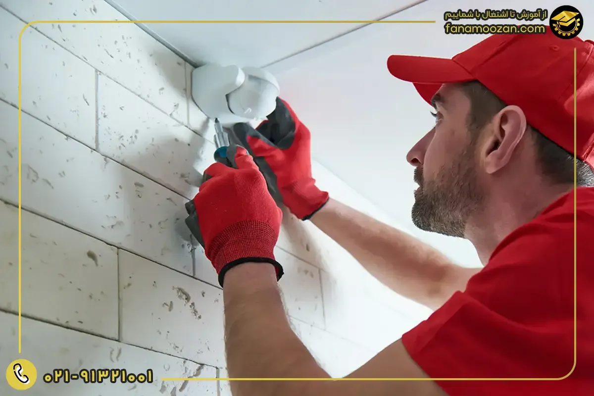 بستن بدنه و بررسی اتصالات سنسور حرکتی