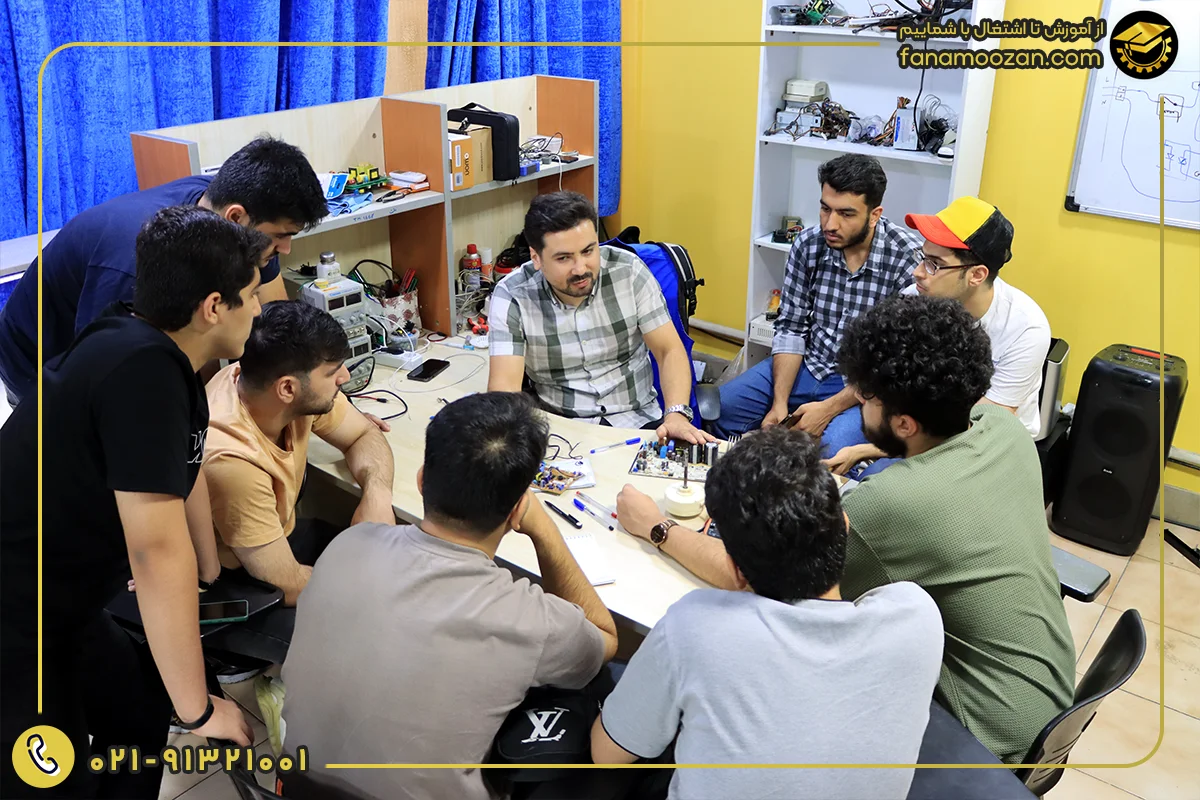کلاس تعمیر برد الکترونیک