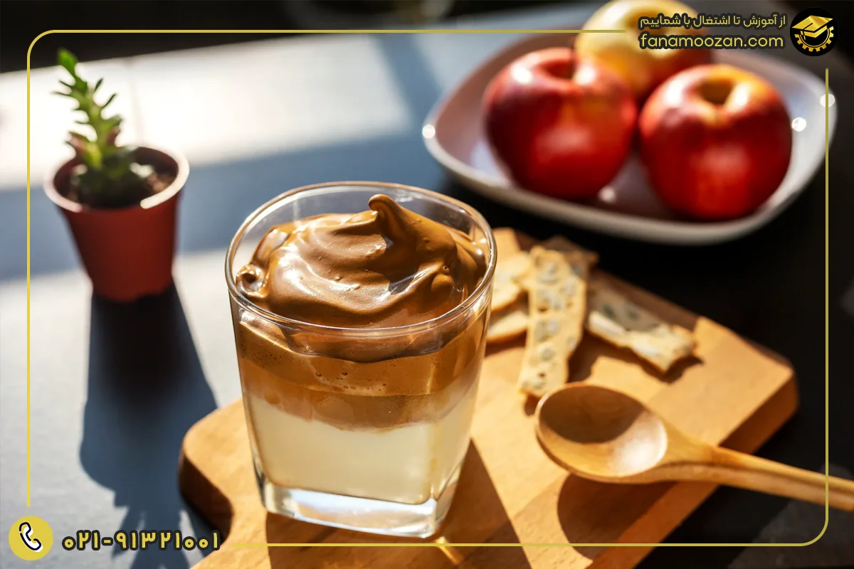 قهوه سرد دالگونا (Dalgona Iced Coffee)