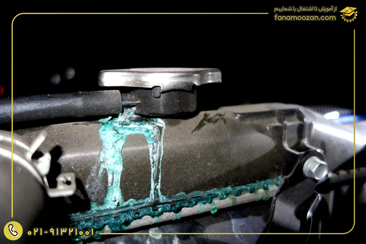 نشت مایع خنک‌کننده (کولانت)